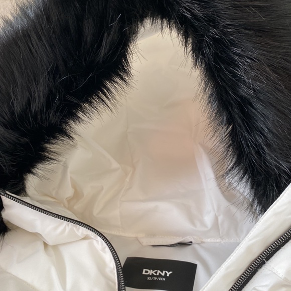 DKNY Puffer Full Zip Up- Preloved - Picture 14 of 15